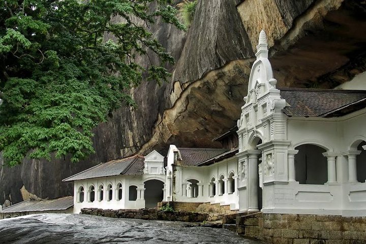 Sigiriya Rock Fortress, Pidurangala Rock, Dambulla Cave Temple, Minneriya National Park, Matale Spice Garden Luxury Tour